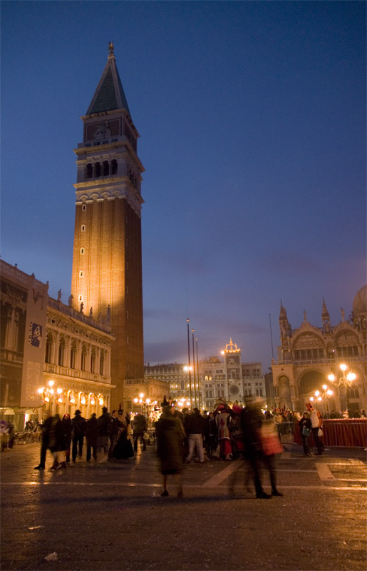 Pzza-San-Marco-Sera_Lens.jpg