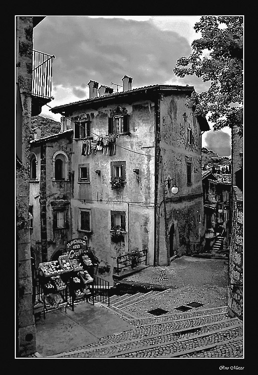 Scanno-veduta del borgo_2.jpg